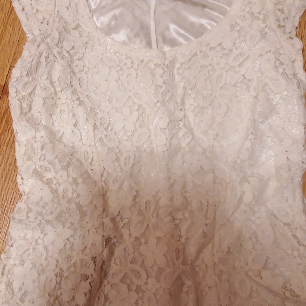 Dress - Picture 3 of 5